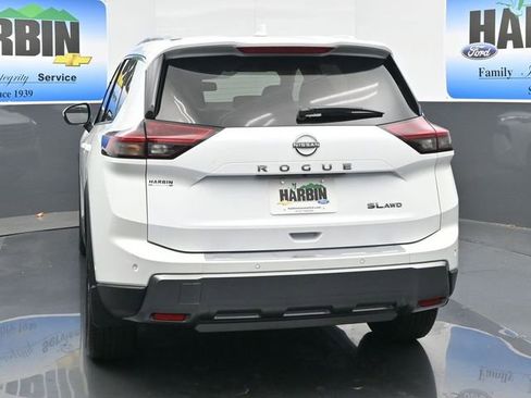Used 2024 Nissan Rogue SL image 4