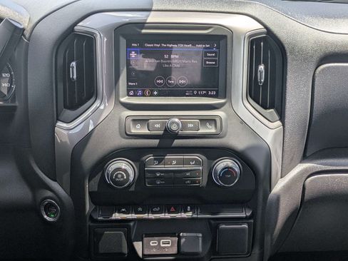 Used 2026 Chevrolet Silverado 1500 Custom AWD/4WD image 19