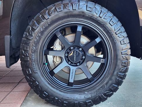 Used 2020 Chevrolet Silverado 1500 LT Trail Boss AWD/4WD image 4
