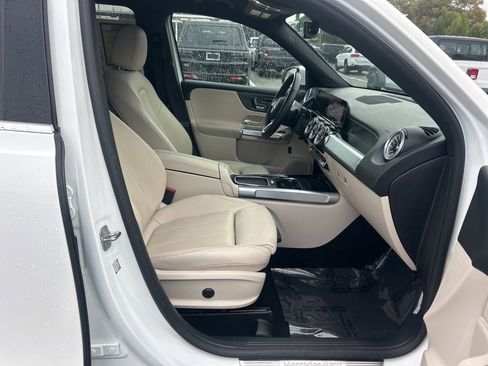 Used 2025 Mercedes-Benz GLB 250 GLB 250 image 21