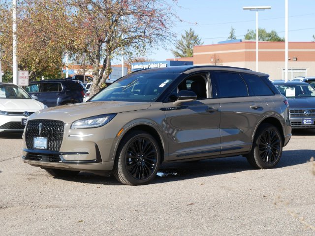 Used 2025 Lincoln Corsair AWD w/ Equipment Group 101A image 3