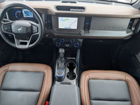 Used 2023 Ford Bronco Outer Banks AWD/4WD image 10