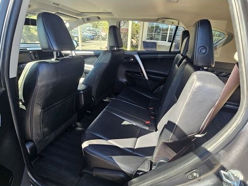 Used 2016 Toyota RAV4 Limited image 8