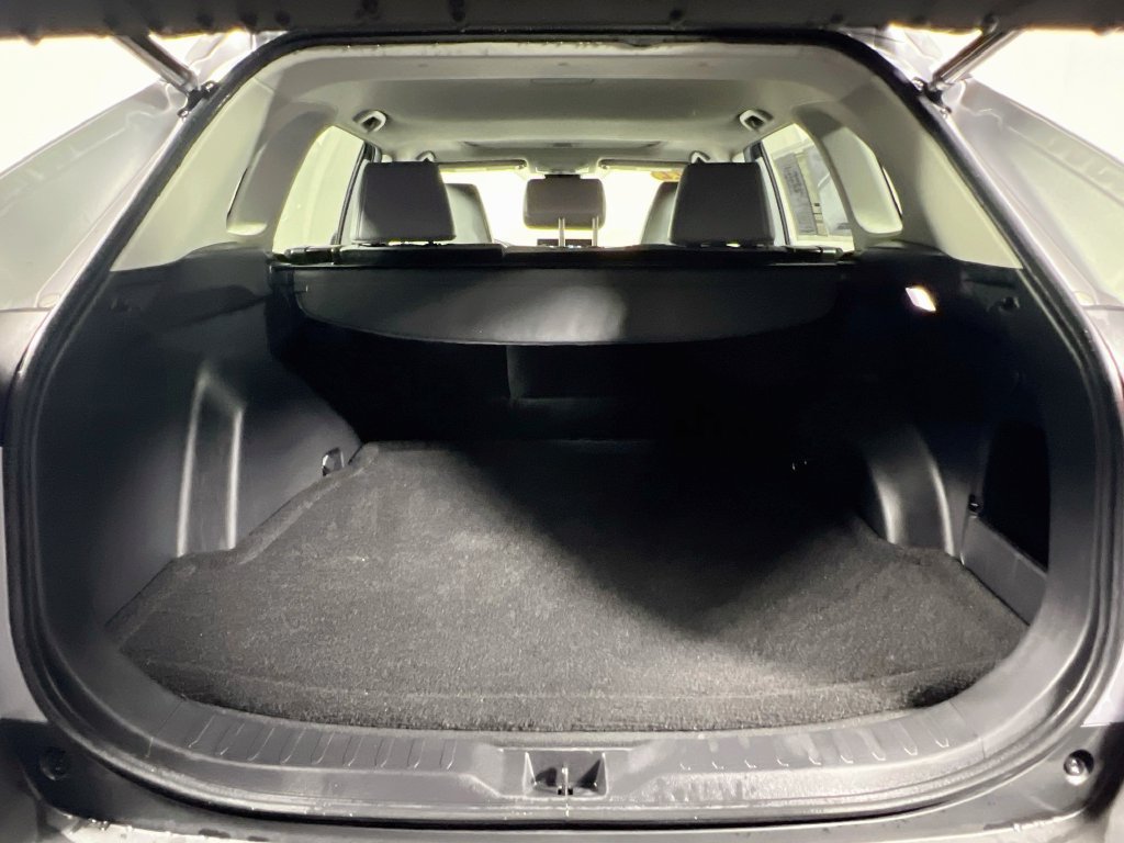 Used 2022 Toyota RAV4 XLE Premium FWD image 32