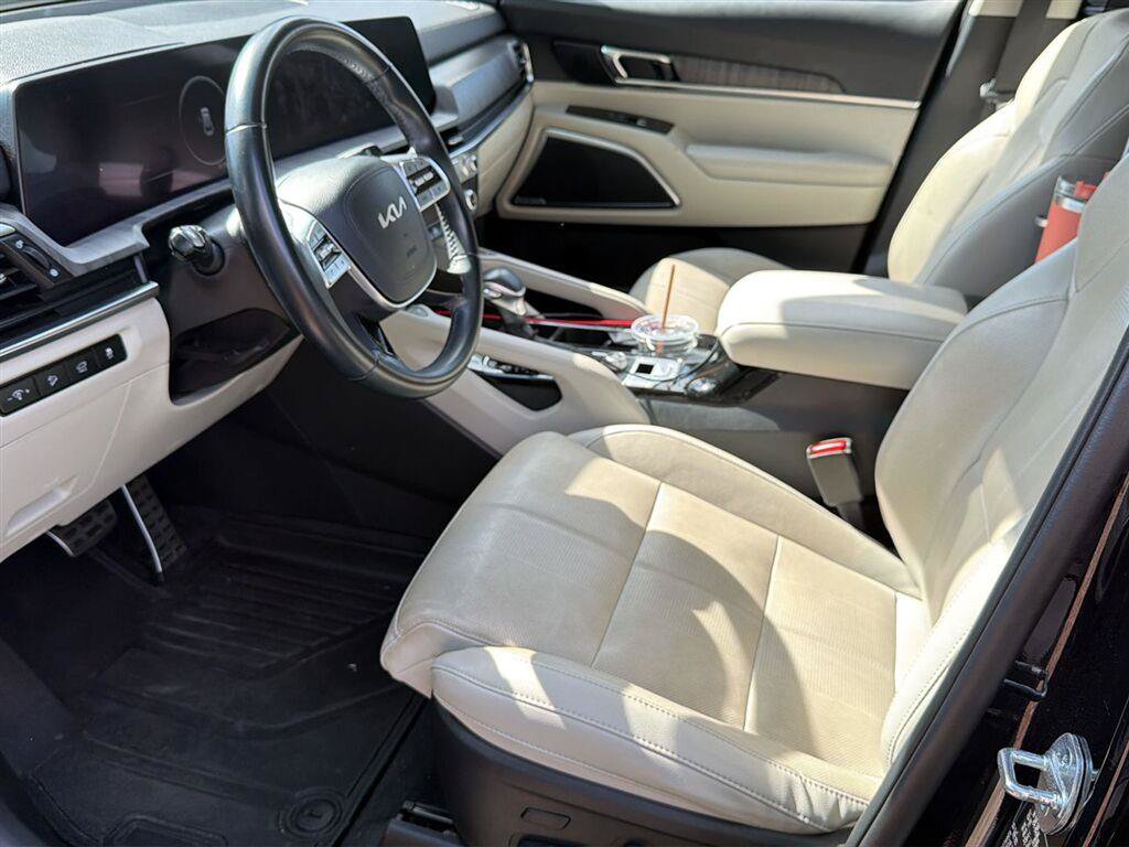 Used 2024 Kia Telluride SX FWD image 3