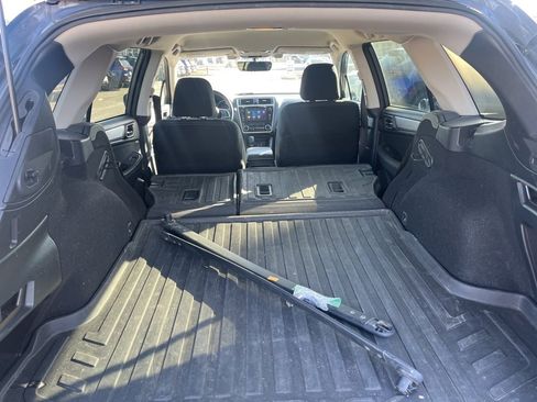 Used 2019 Subaru Outback 2.5i Premium image 9