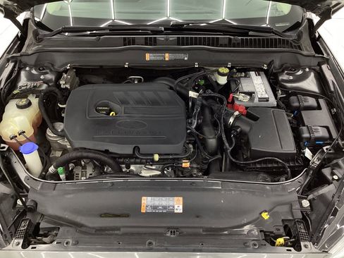 Used 2018 Ford Fusion SE w/ Fusion SE Technology Package image 43