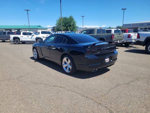 Used 2013 Dodge Charger R/T RWD image 11
