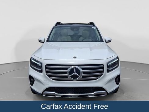 Used 2025 Mercedes-Benz GLB 250 4MATIC image 3