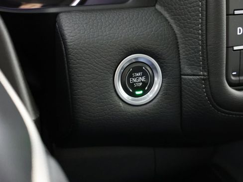 Used 2021 GMC Yukon Denali w/ Denali Premium Package AWD/4WD image 22