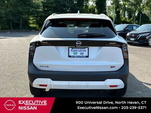 Used 2025 Nissan Kicks SR image 3