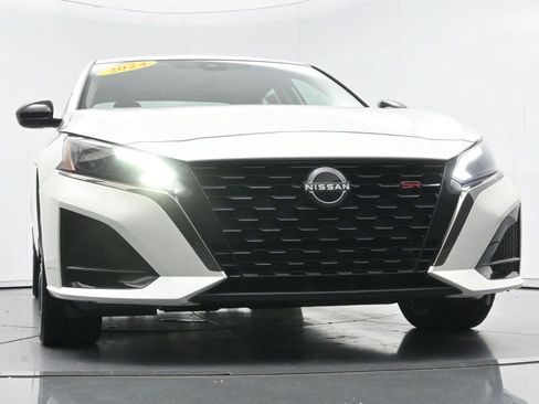 Used 2024 Nissan Altima 2.5 SR w/ SR Premium Package AWD/4WD image 46