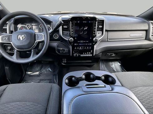 Used 2025 RAM 2500 Big Horn AWD/4WD image 15