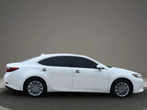 Used 2015 Lexus ES 350 w/ Luxury Package FWD image 7