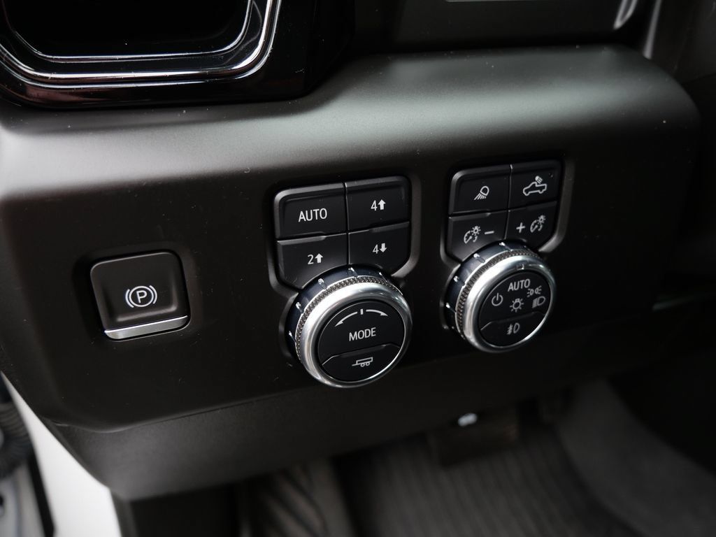 Certified 2024 GMC Sierra 1500 AT4 w/ AT4 Preferred Package AWD/4WD image 22
