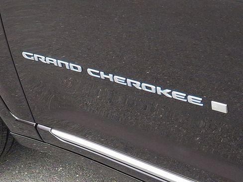 Used 2022 Jeep Grand Cherokee Summit image 37