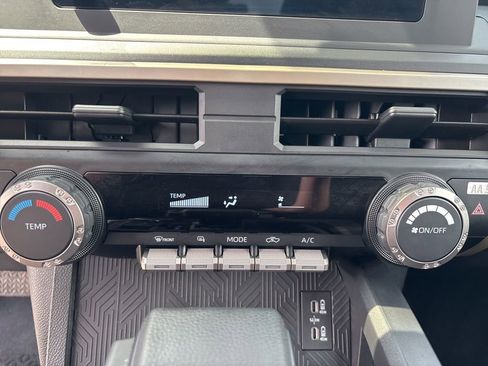 Used 2025 Toyota Tacoma SR w/ SR Upgrade Package AWD/4WD image 34