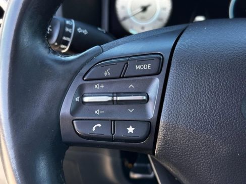 Used 2022 Hyundai Kona Limited image 18