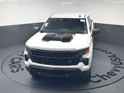 Used 2024 Chevrolet Silverado 1500 Custom Trail Boss w/ LPO, Dark Essentials Package image 46