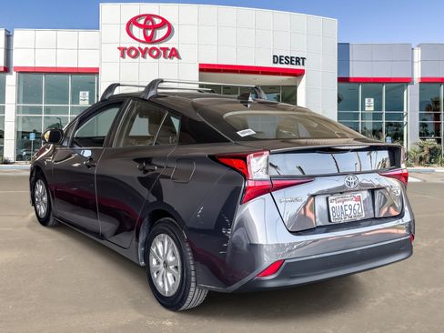 Used 2021 Toyota Prius L Eco FWD image 3