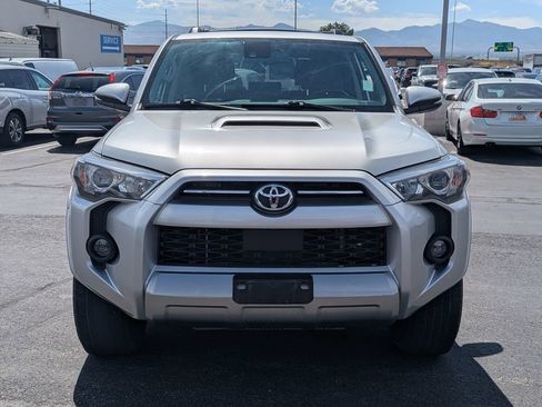 Used 2022 Toyota 4Runner TRD Off-Road Premium w/ Moonroof Package AWD/4WD image 10