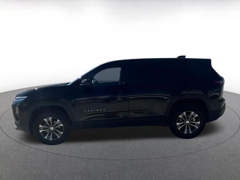 Used 2025 Chevrolet Equinox LT image 8