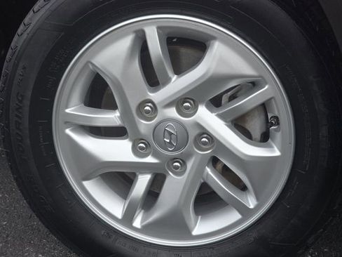 Used 2022 Hyundai Venue SE FWD image 5