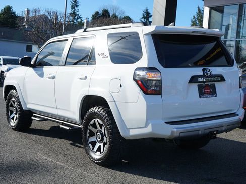 Used 2018 Toyota 4Runner TRD Off-Road image 3