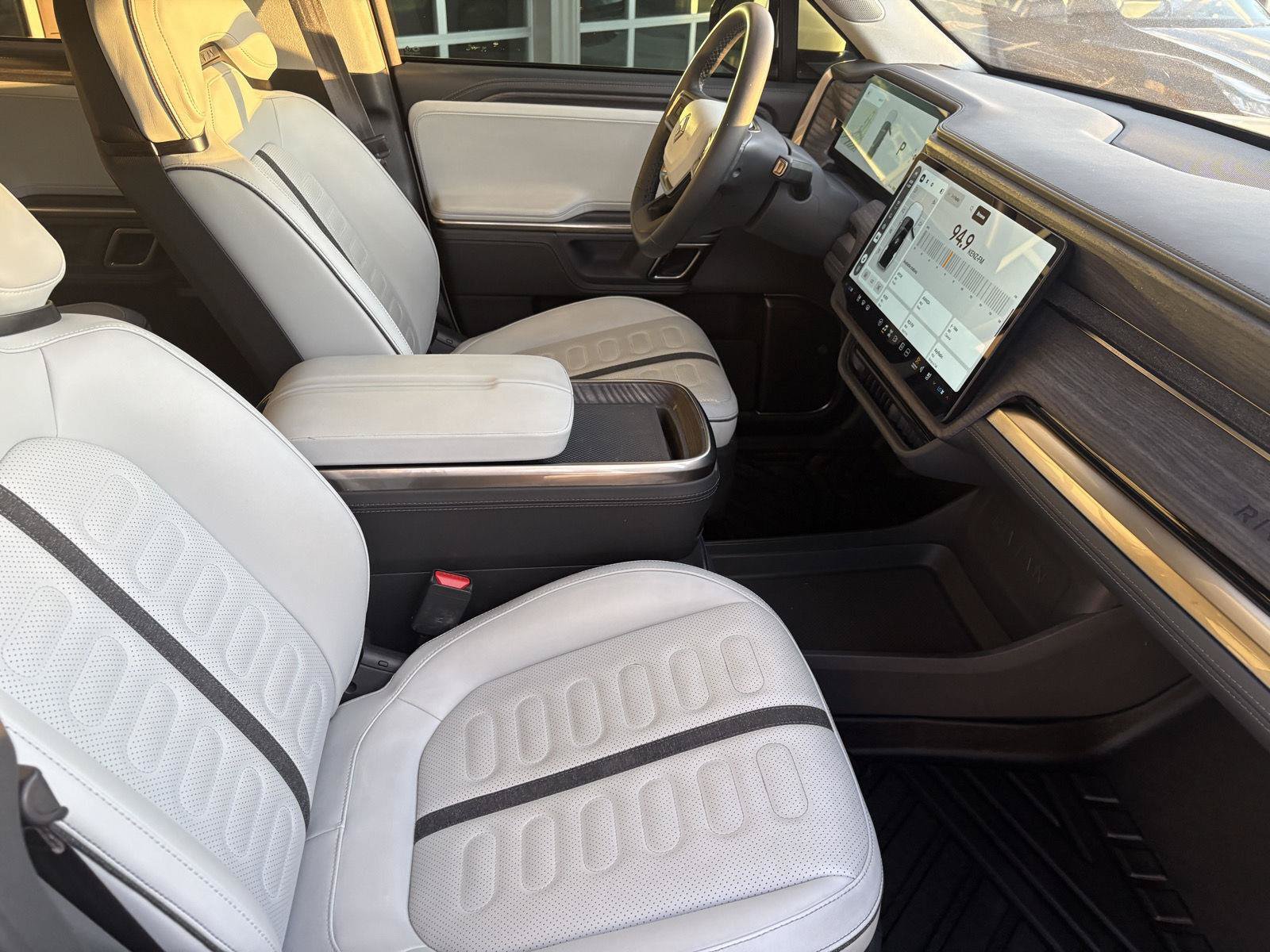 Used 2024 Rivian R1S Adventure Dual AWD/4WD image 25