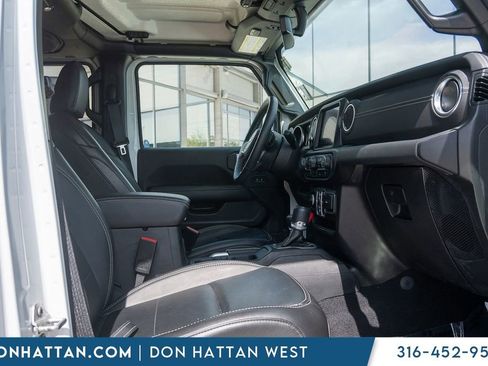 Used 2023 Jeep Wrangler Unlimited Sahara w/ Cold Weather Group AWD/4WD image 23