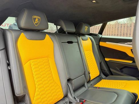 Used 2021 Lamborghini Urus image 29