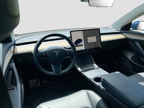 Used 2022 Tesla Model 3 Standard Range RWD image 21