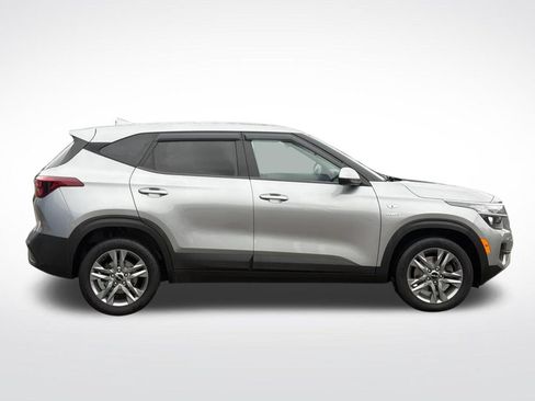 Used 2023 Kia Seltos LX AWD/4WD image 8