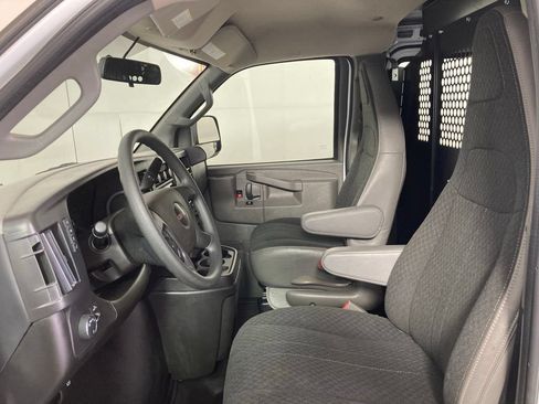 Used 2025 GMC Savana 2500 w/ Driver Convenience Package RWD image 9