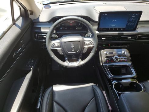 Used 2023 Lincoln Nautilus FWD w/ Premium Package image 15