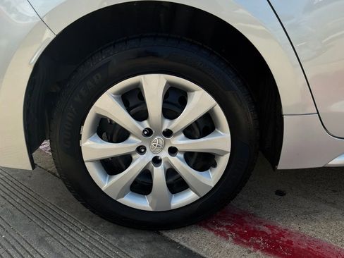 Used 2025 Toyota Corolla LE image 8