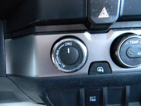 Used 2023 Toyota Tacoma SR AWD/4WD image 15