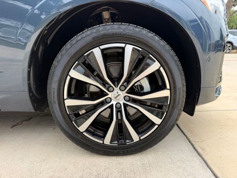 Certified 2024 Volvo XC60 B5 Plus w/ Climate Package AWD/4WD image 9