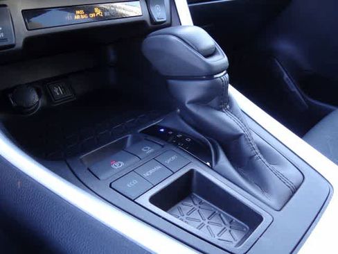 Certified 2024 Toyota RAV4 XLE FWD image 26
