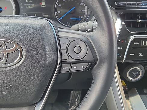Used 2023 Toyota Venza XLE AWD/4WD image 20