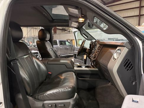Used 2014 Ford F250 Lariat w/ Lariat Ultimate Package AWD/4WD image 26