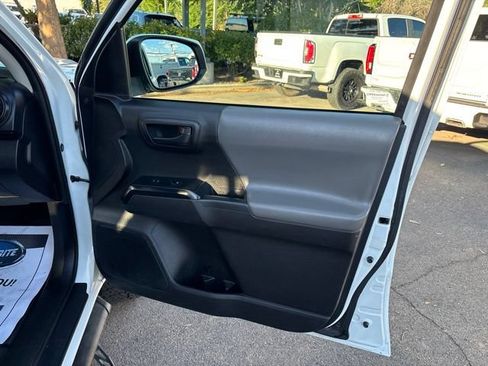 Used 2021 Toyota Tacoma SR AWD/4WD image 29