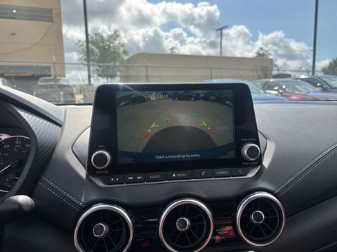 Used 2025 Nissan Sentra SV FWD image 22