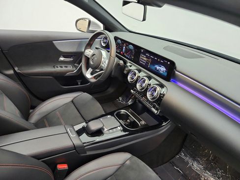 Used 2022 Mercedes-Benz A 220 image 18