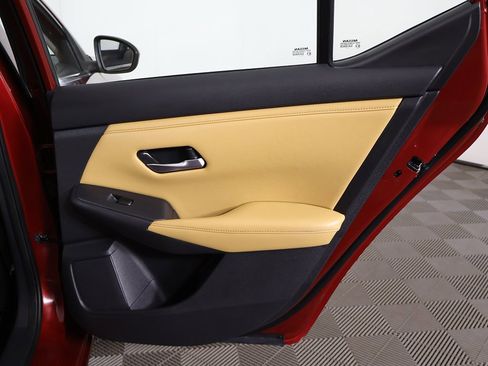 Used 2021 Nissan Sentra SV w/ SV Premium Package image 26