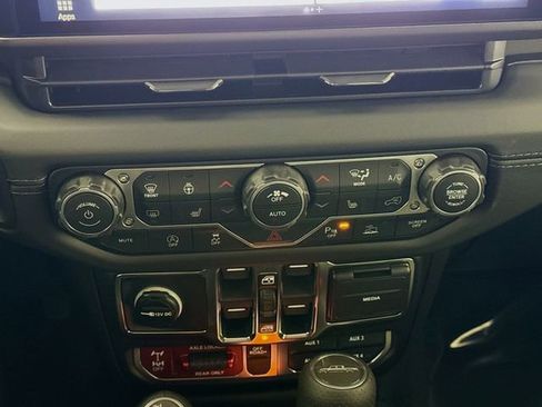 New 2026 Jeep Gladiator Mojave image 15