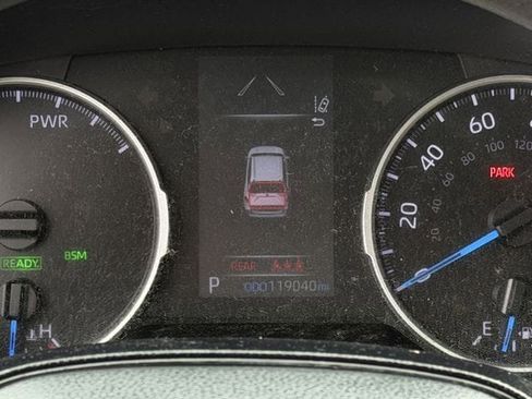 Used 2020 Toyota RAV4 XLE w/ Convenience Package image 16