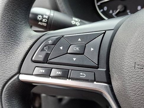 Certified 2023 Nissan Sentra SV FWD image 22