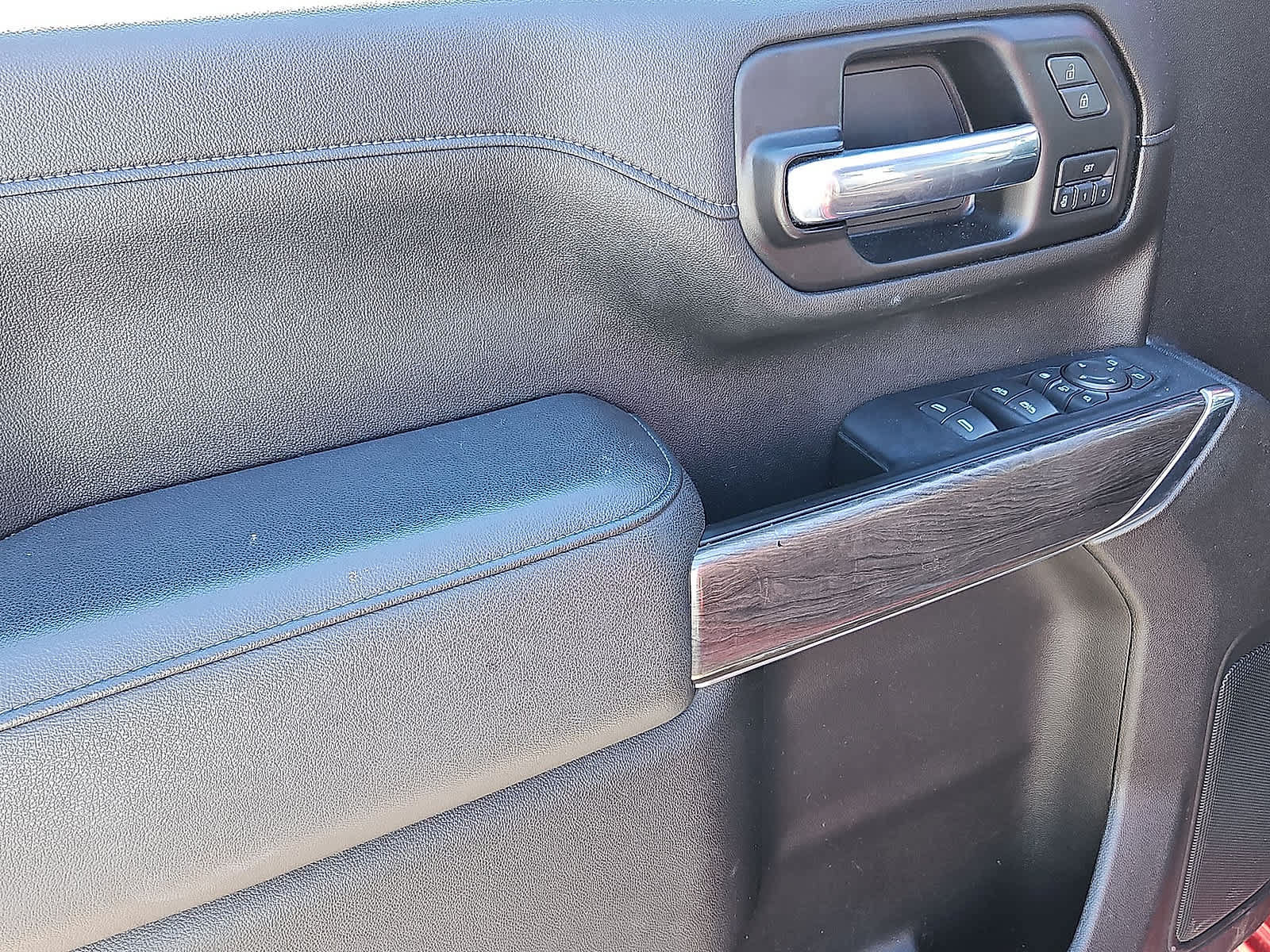 Used 2022 Chevrolet Silverado 2500 LTZ w/ LTZ Convenience Package AWD/4WD image 28