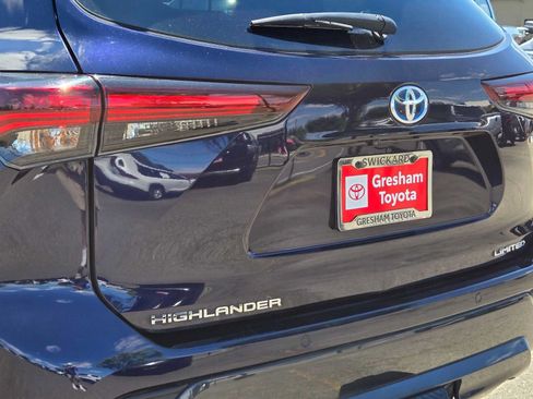 Used 2024 Toyota Highlander Limited AWD/4WD image 17